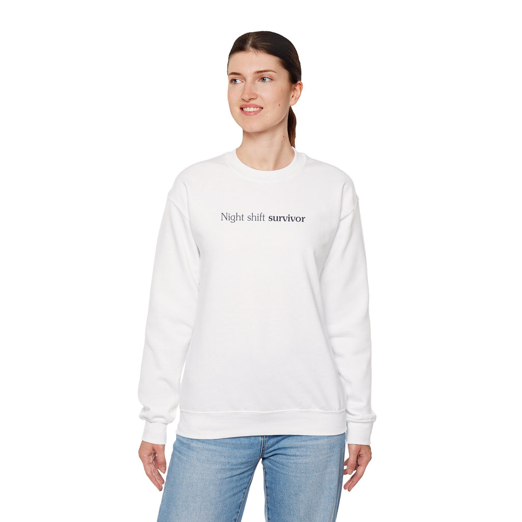 Night shift survivor - Crewneck Sweatshirt